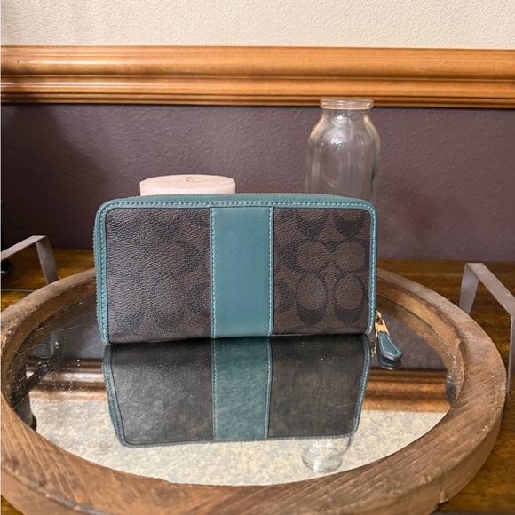 Coach Signature Accordion Zip Wallet – Brown & Teal - Picture 6 of 13
